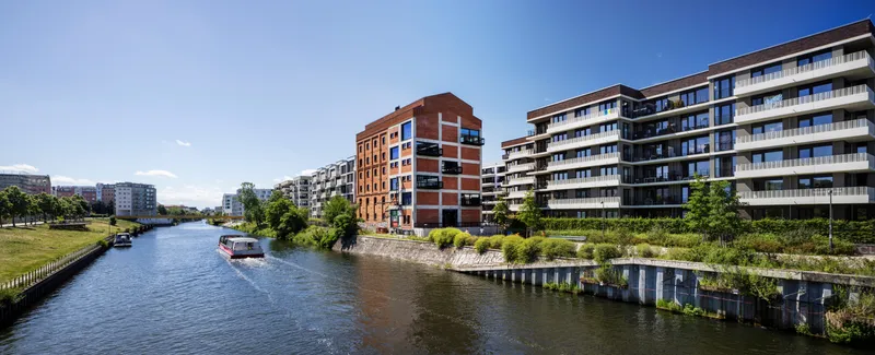 2-Zimmerwohnung mit Einbauküche und Loggia am Spreekanal — photo 1